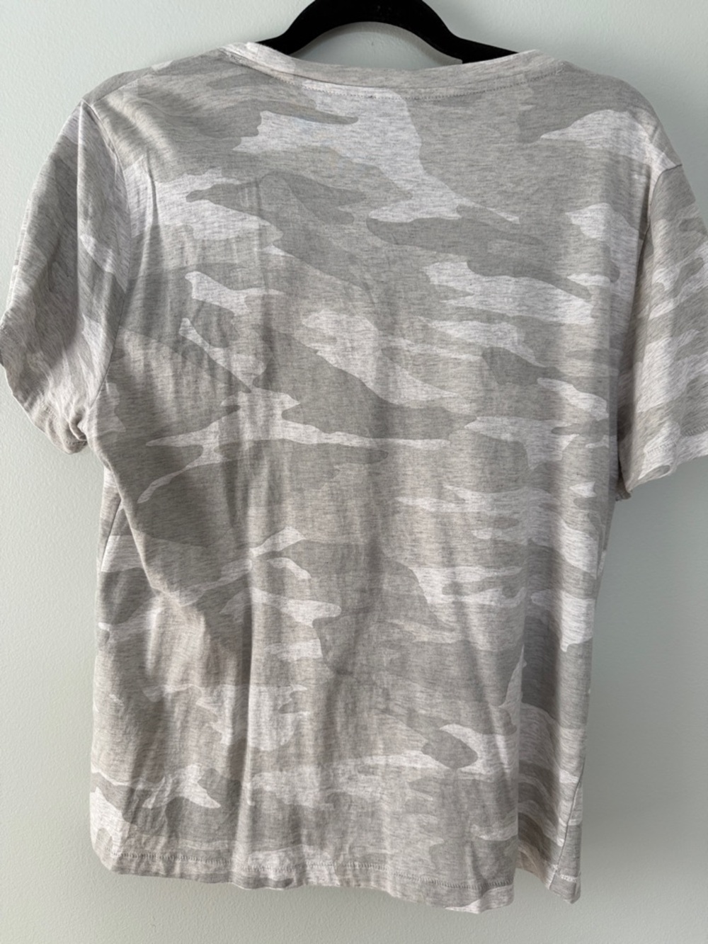 Splendid Light Gray Camo Short Sleeve Crewneck T-Shirt - size XL - Picture 3 of 5